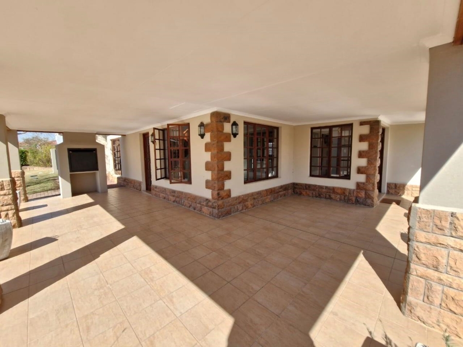 To Let 3 Bedroom Property for Rent in Meerhof North West